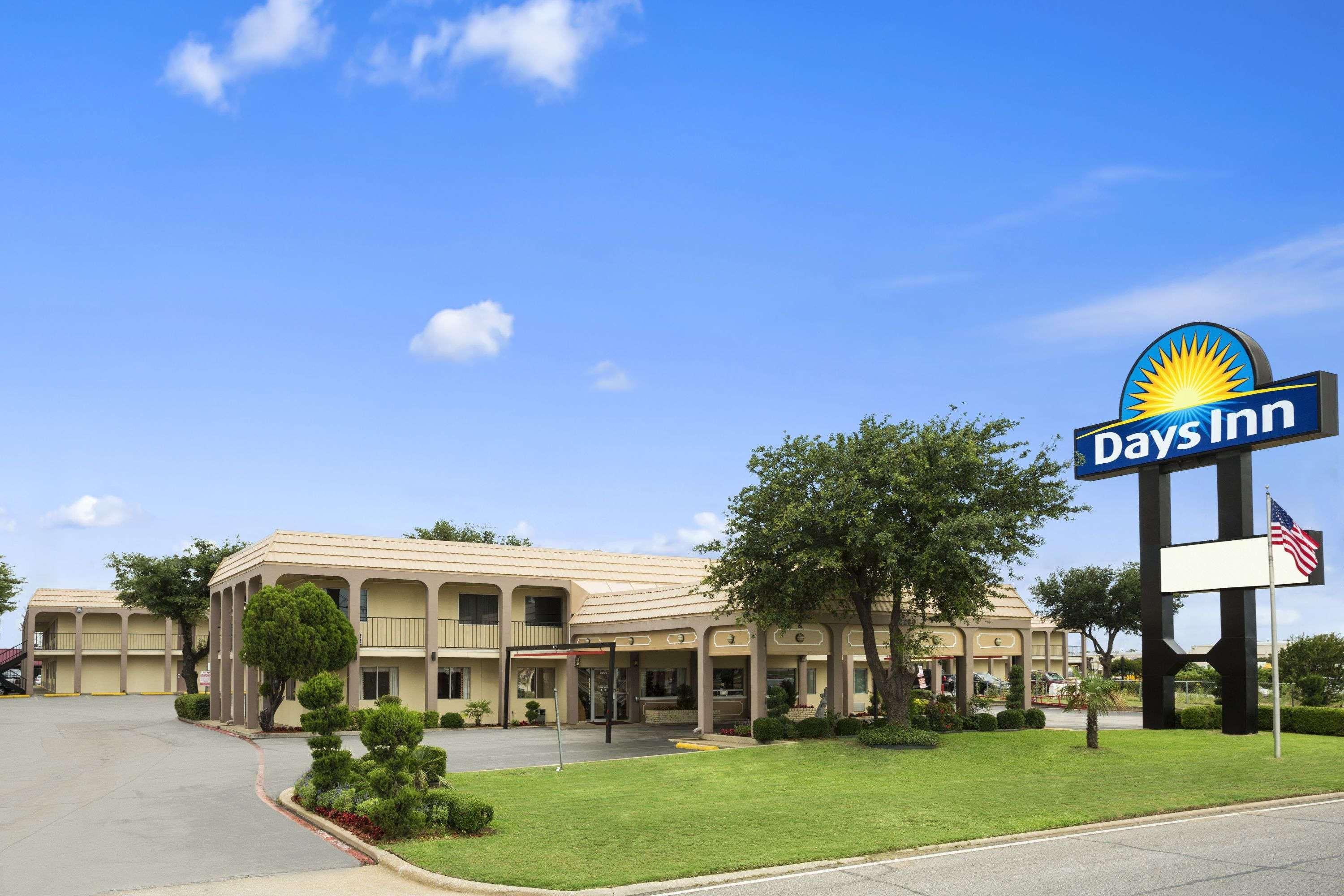 Days Inn By Wyndham Dallas Ирвинг Экстерьер фото