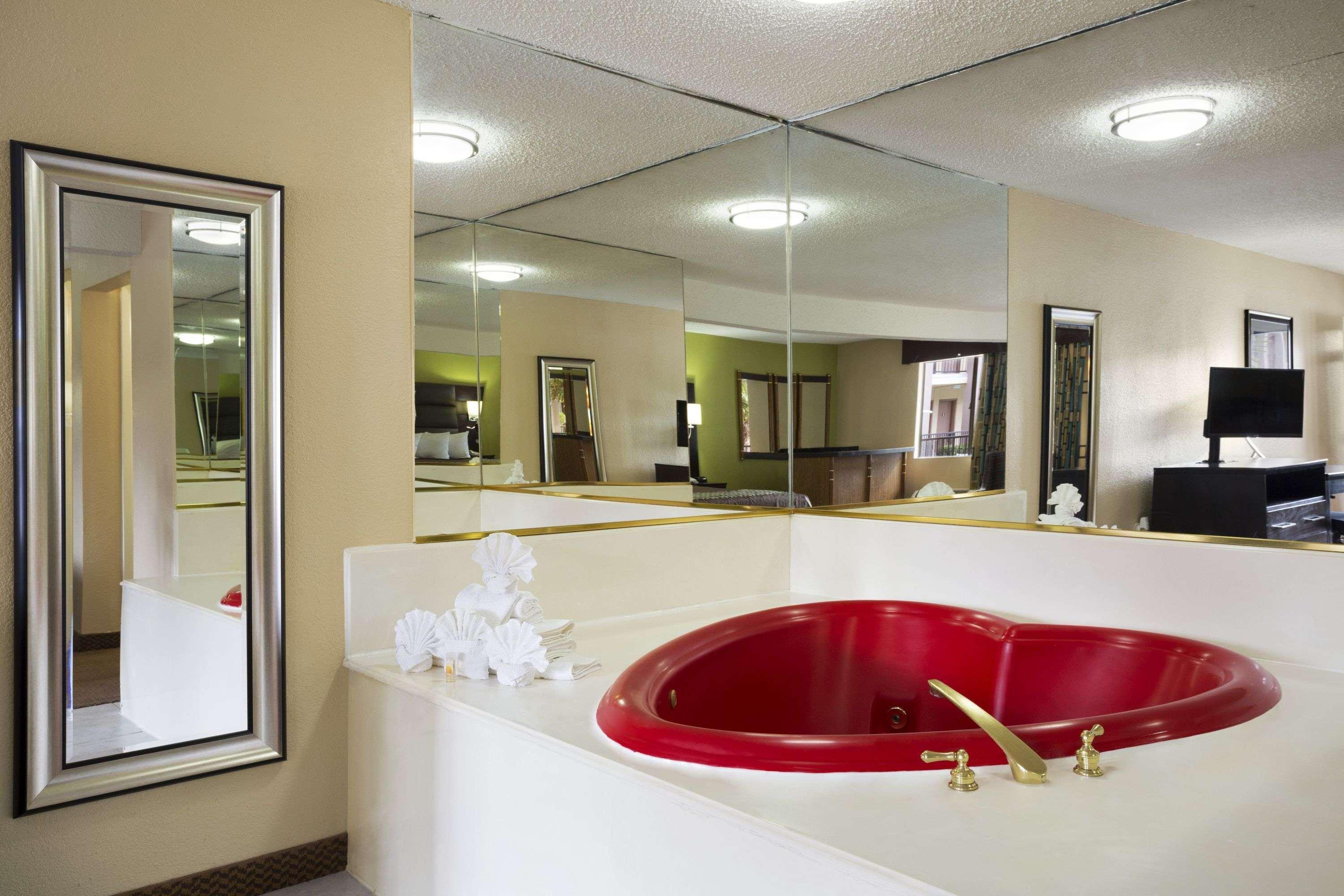 Days Inn By Wyndham Dallas Ирвинг Экстерьер фото